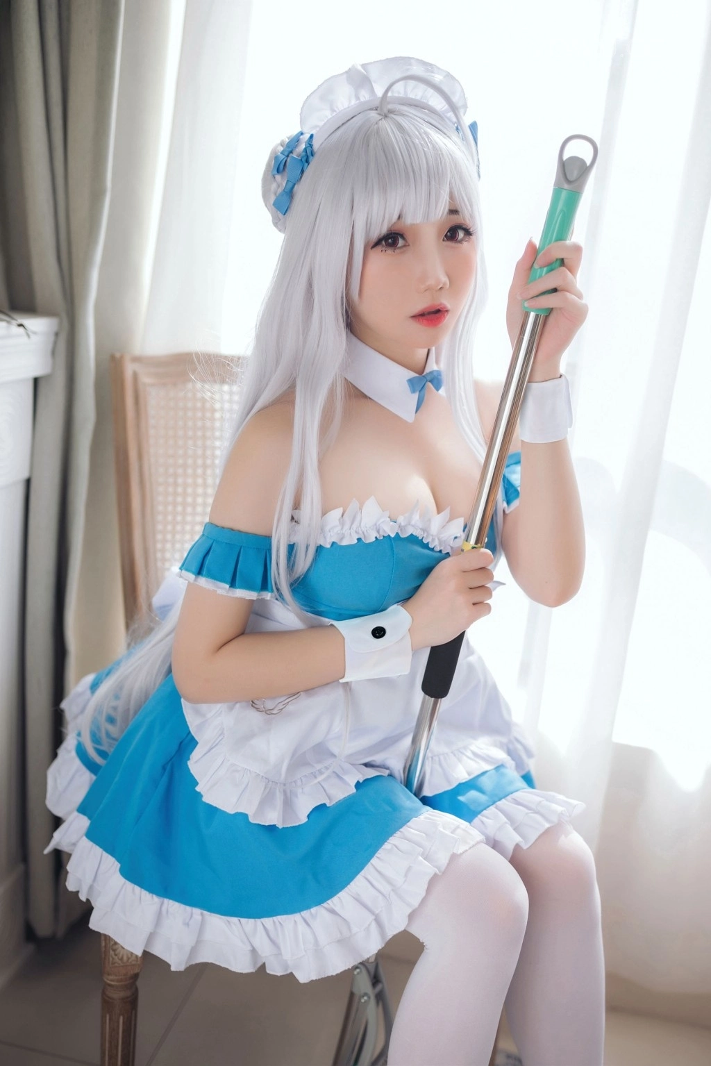 焖焖碳 – 小天鹅女仆 Cosplay 甜美写真 动漫角色扮演