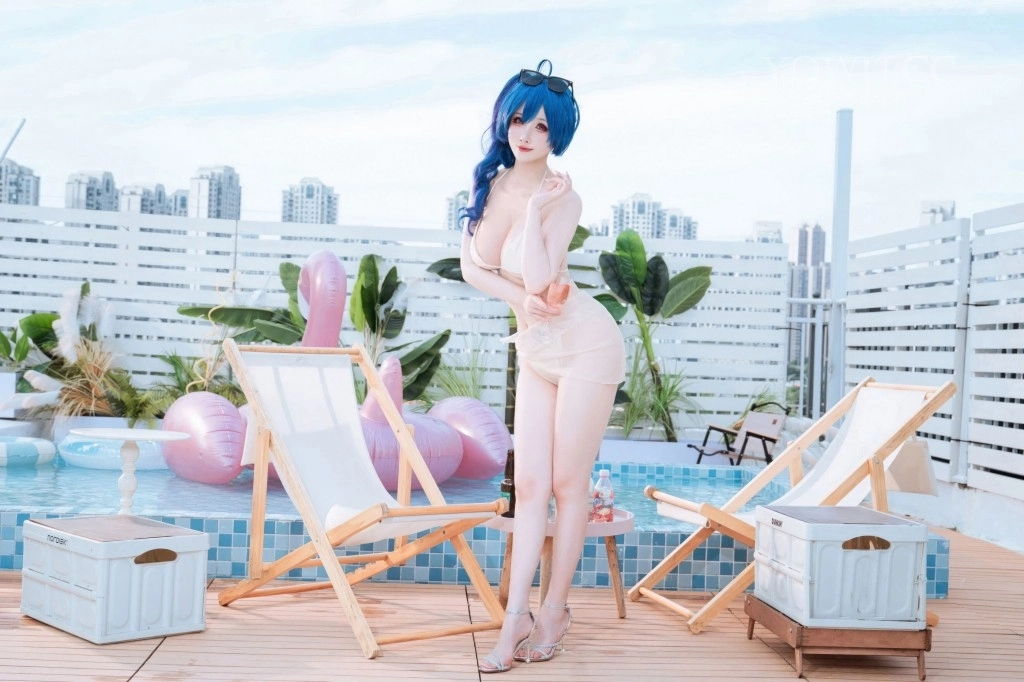 rioko凉凉子 – 香槟色比基尼 Cosplay圣路易斯 写真集