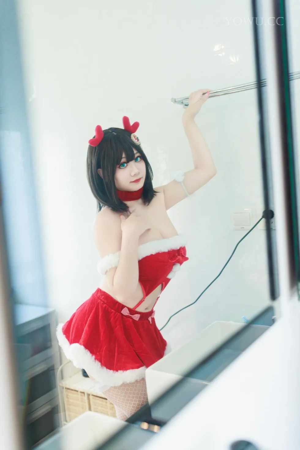 阿雪雪圣诞居家Cosplay写真，温馨可爱