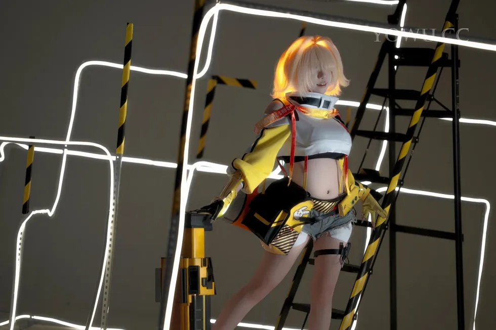 纸悦Etsu_ko Cosplay Nikke胜利女神伊莱格 神秘上线