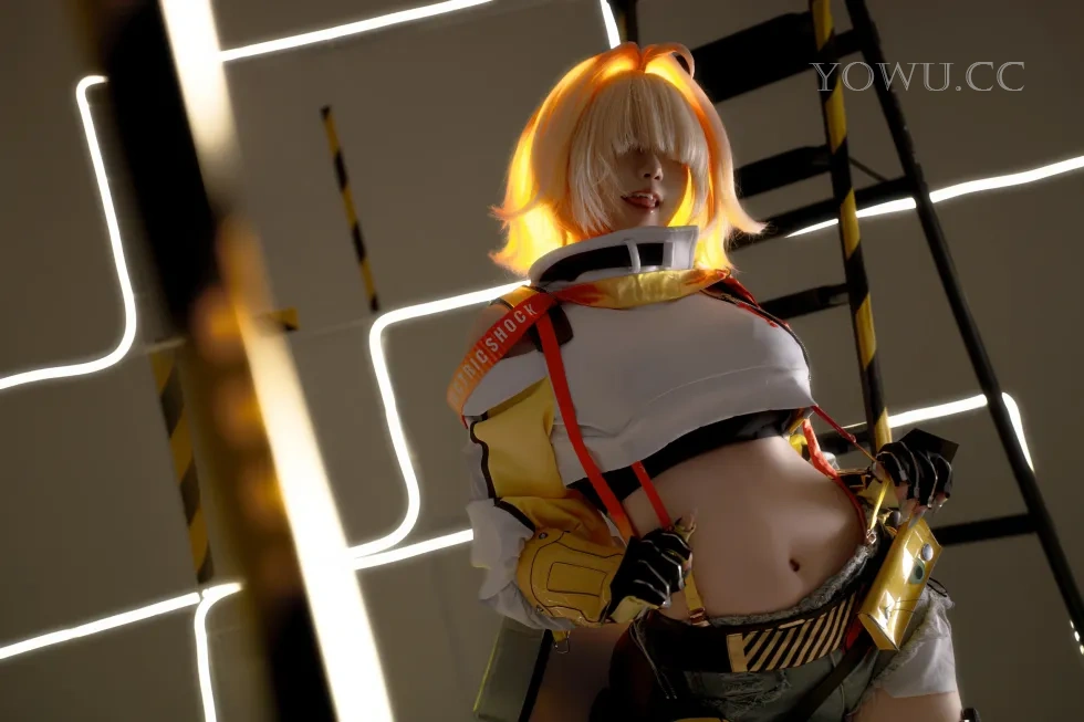 纸悦Etsu_ko Cosplay Nikke胜利女神伊莱格 神秘上线