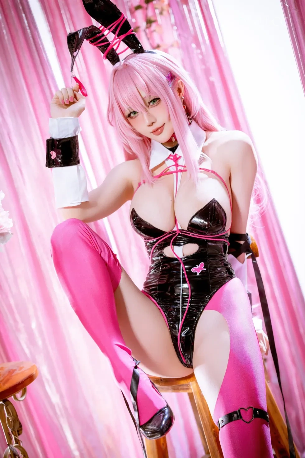 星之迟迟 Cosplay 薇尔维特·兔女郎 惊艳还原