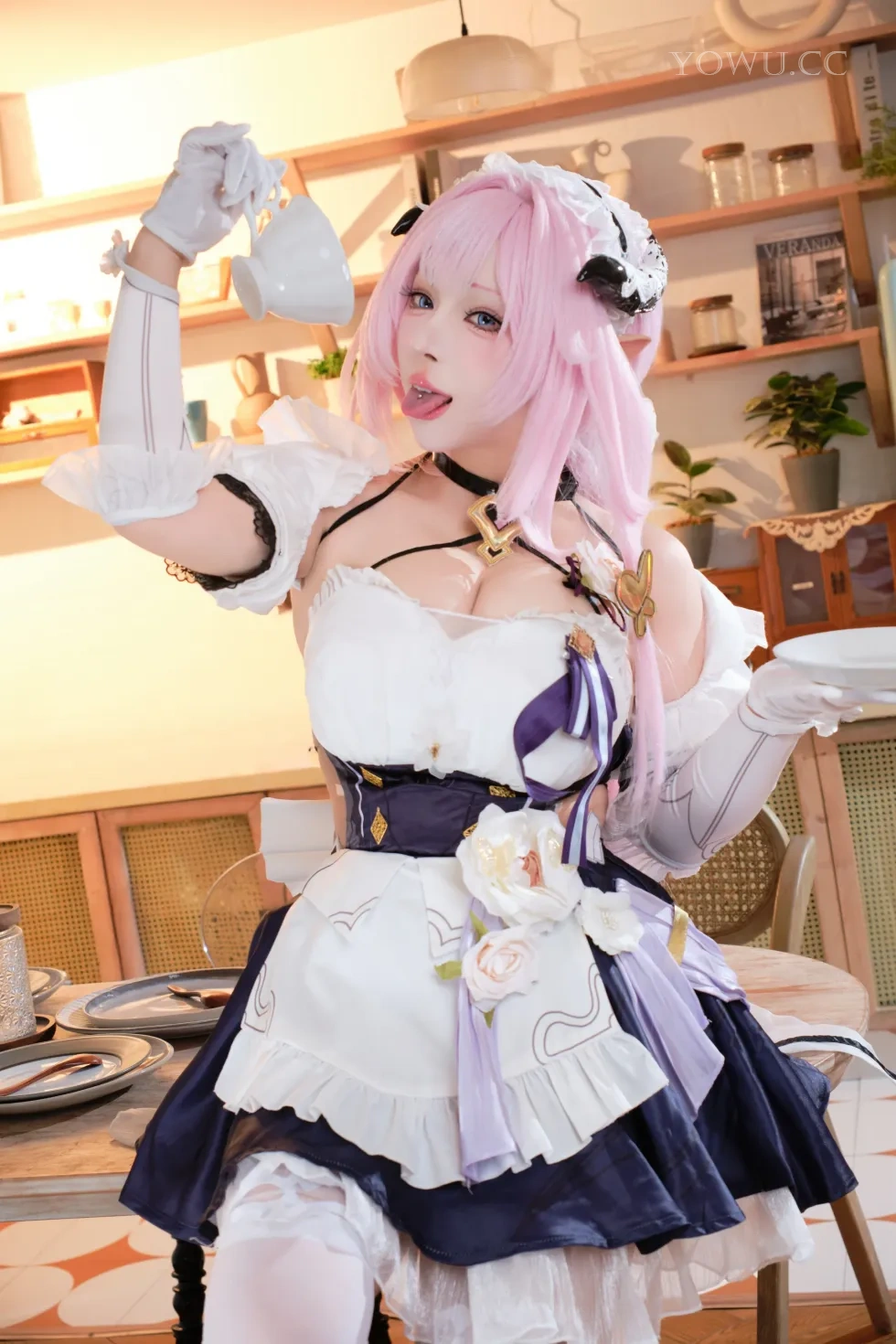 胡桃猫Kurumineko Cos爱莉希雅女仆:“主人,需要服务吗?”