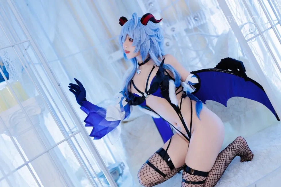 胡桃猫Kurumineko Cosplay甘雨魅魔惊艳亮相