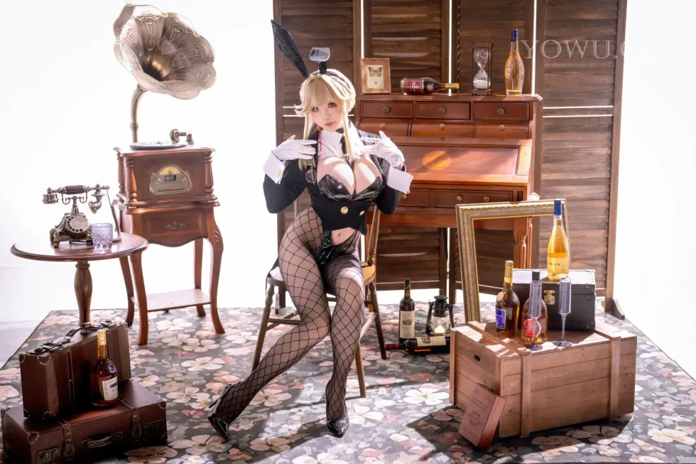星之迟迟Cosplay写真： Nikke胜利女神爱德特务兔女郎